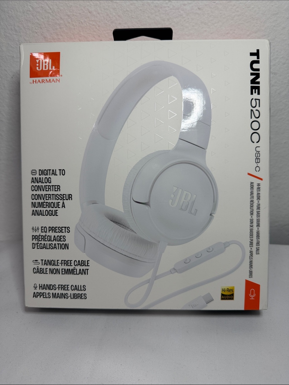 JBL Tune Tune 520C USB-C Hi-Res Wired On-Ear Headphones White Over-Ear Headphone - Picture 3 of 8